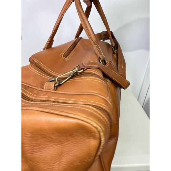 Colombian Top-Grain Leather 20" Duffel Bag w/ Shoulder Strap, Duffle - Picture 6 of 16